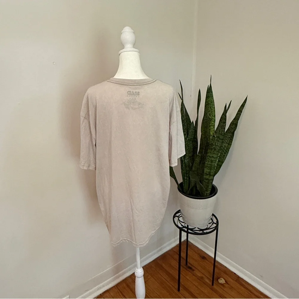 MAD Engine | Lover Graphic Tee - Picture 3 of 8